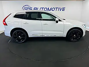 Used 2019 Volvo XC60 Inscription Pro Ice White - Interior and Exterior details 9