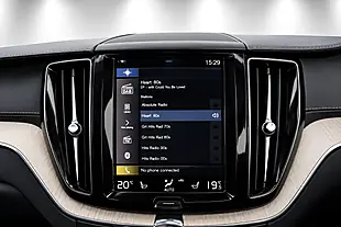 Used 2019 Volvo XC60 Inscription Pro Ice White - Interior and Exterior details 14