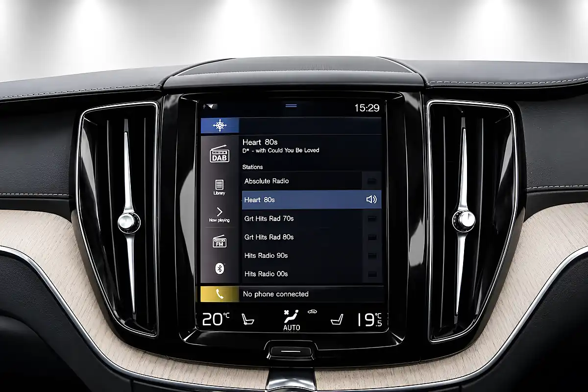 Used 2019 Volvo XC60 Inscription Pro Ice White - Interior and Exterior details 14