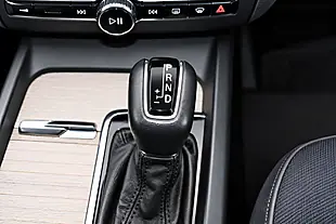 Used 2019 Volvo XC60 Inscription Pro Ice White - Interior and Exterior details 16