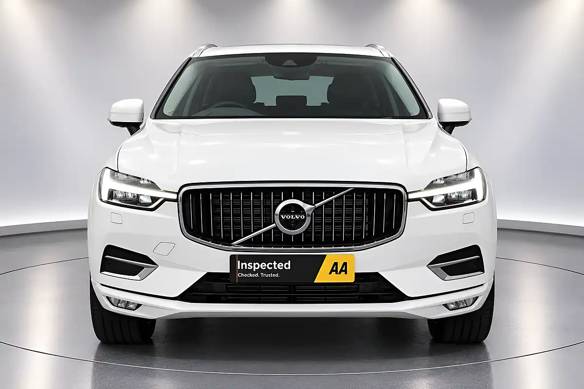 Used 2019 Volvo XC60 Inscription Pro Ice White - Interior and Exterior details 2