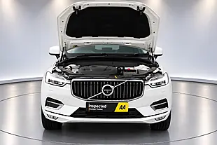 Used 2019 Volvo XC60 Inscription Pro Ice White - Interior and Exterior details 4