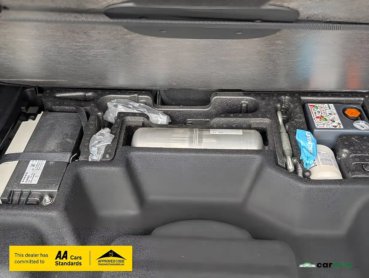 Used 2019 Volvo XC60 Inscription Pro Onyx Black - Interior and Exterior details 15