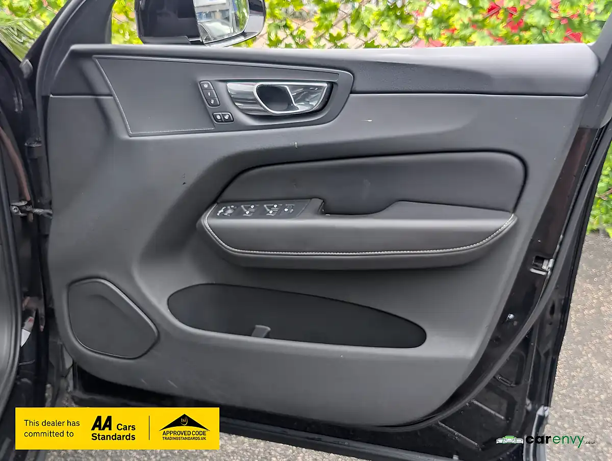 Used 2019 Volvo XC60 Inscription Pro Onyx Black - Interior and Exterior details 16