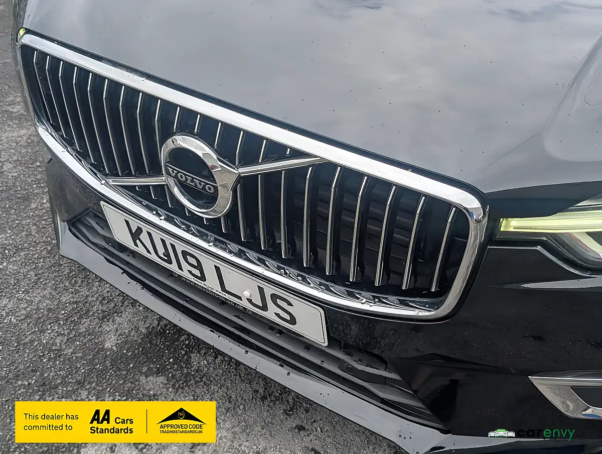 Used 2019 Volvo XC60 Inscription Pro Onyx Black - Interior and Exterior details 5