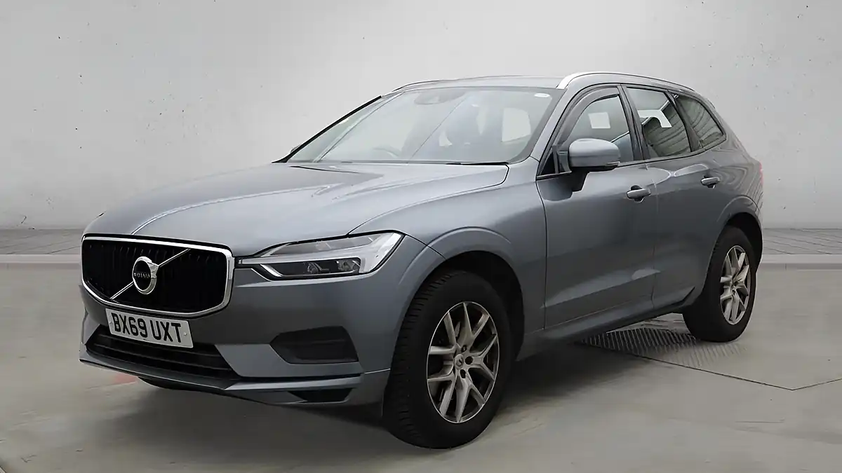 Used 2019 Volvo Xc60 Momentum Grey - Interior and Exterior details 4