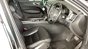 Used 2019 Volvo Xc60 Momentum Grey - Interior and Exterior details 7