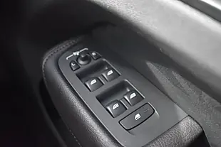 Used 2019 Volvo XC60 Momentum Onyx Black - Interior and Exterior details 15