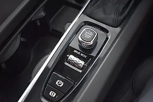 Used 2019 Volvo XC60 Momentum Onyx Black - Interior and Exterior details 18