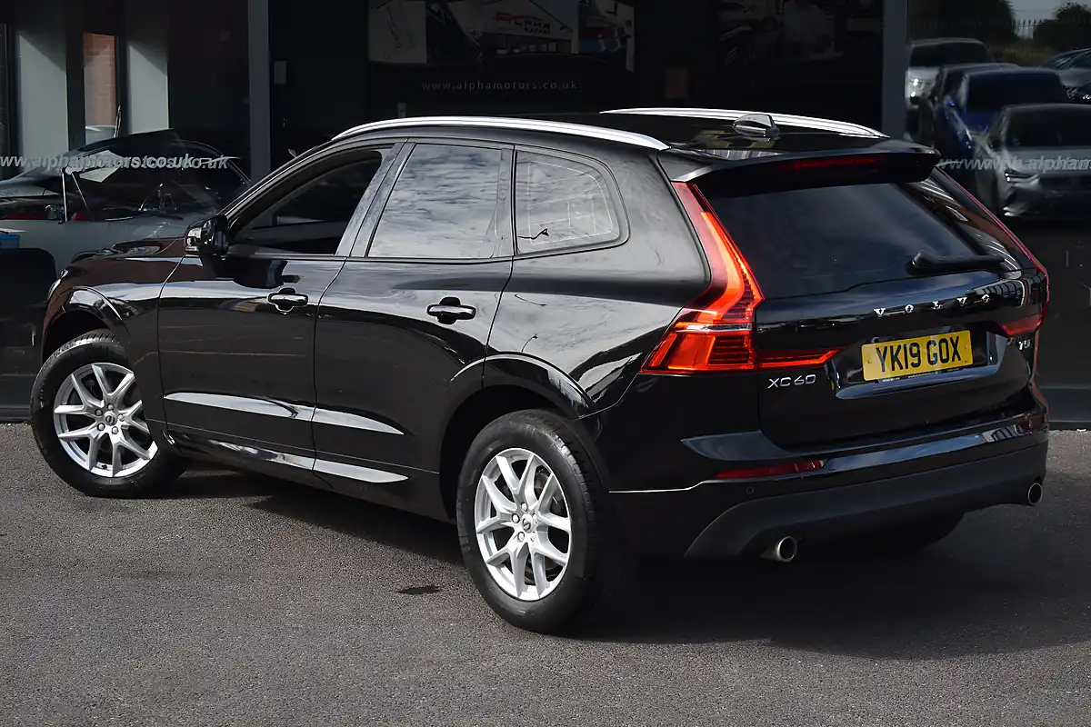 Used 2019 Volvo XC60 Momentum Onyx Black - Interior and Exterior details 2