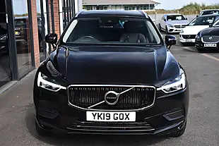 Used 2019 Volvo XC60 Momentum Onyx Black - Interior and Exterior details 3