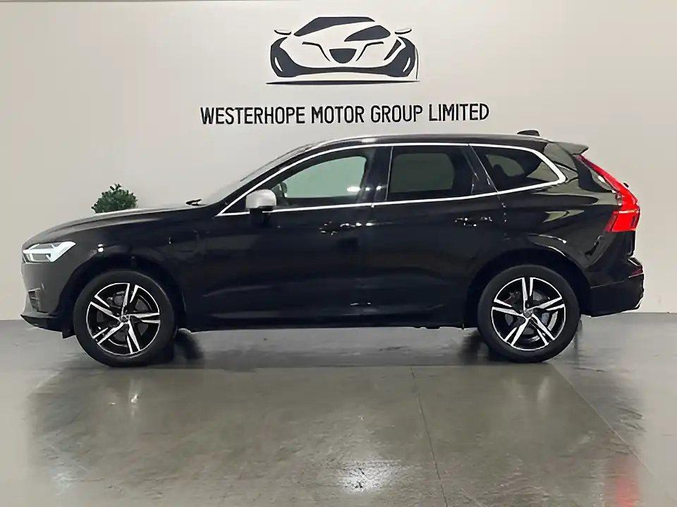 Used 2019 Volvo XC60 R-Design Black - Interior and Exterior details 10