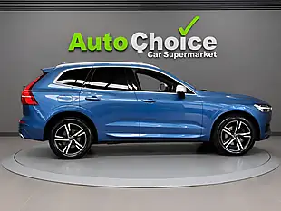 Used 2019 Volvo XC60 R-Design Blue - Interior and Exterior details 14