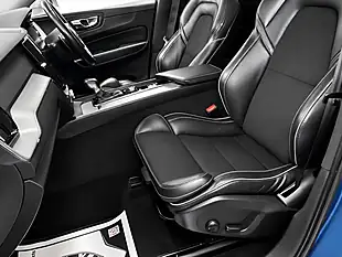 Used 2019 Volvo XC60 R-Design Blue - Interior and Exterior details 15