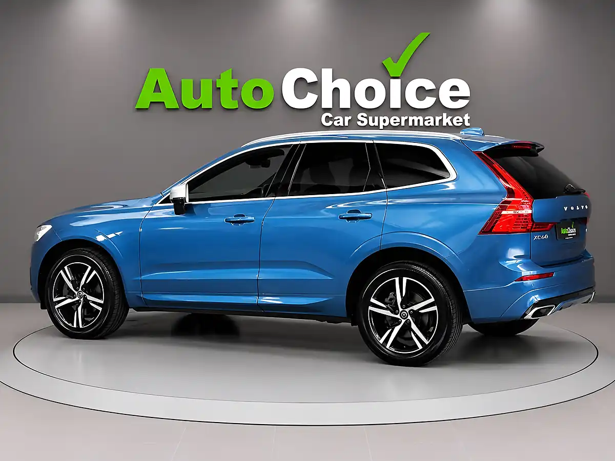 Used 2019 Volvo XC60 R-Design Blue - Interior and Exterior details 8