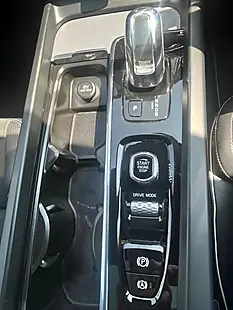 Used 2019 Volvo XC60 R-Design Grey - Interior and Exterior details 11