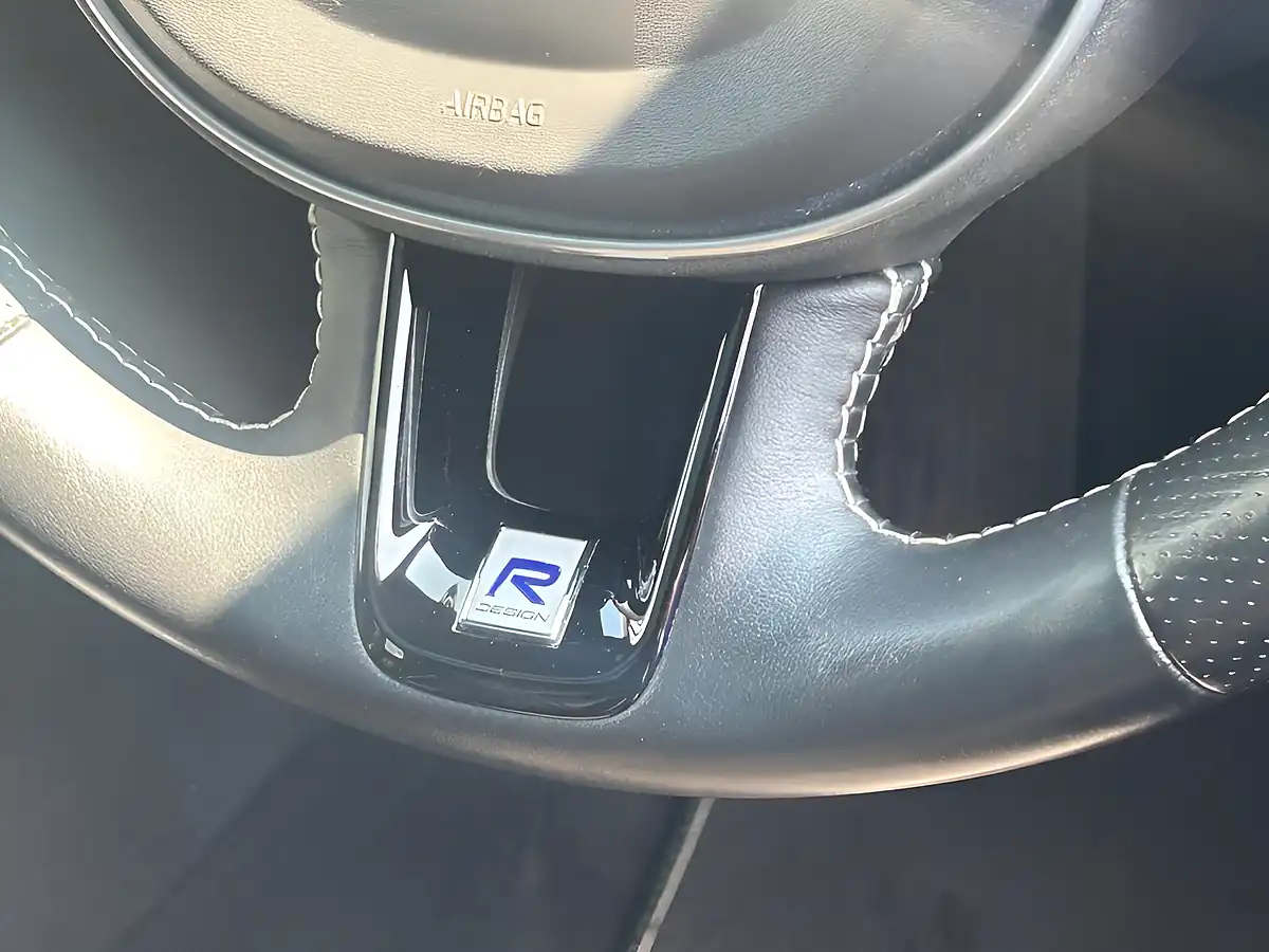 Used 2019 Volvo XC60 R-Design Grey - Interior and Exterior details 12