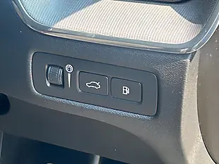 Used 2019 Volvo XC60 R-Design Grey - Interior and Exterior details 13