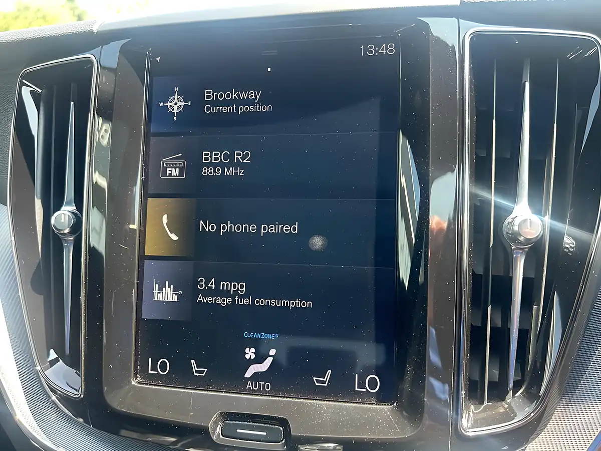 Used 2019 Volvo XC60 R-Design Grey - Interior and Exterior details 16