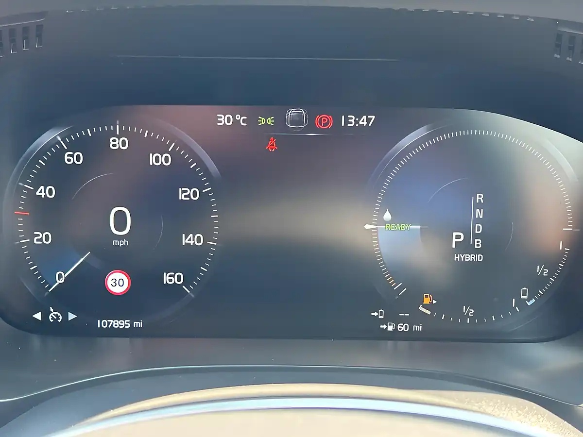 Used 2019 Volvo XC60 R-Design Grey - Interior and Exterior details 18