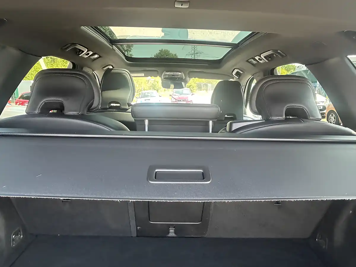 Used 2019 Volvo XC60 R-Design Grey - Interior and Exterior details 19