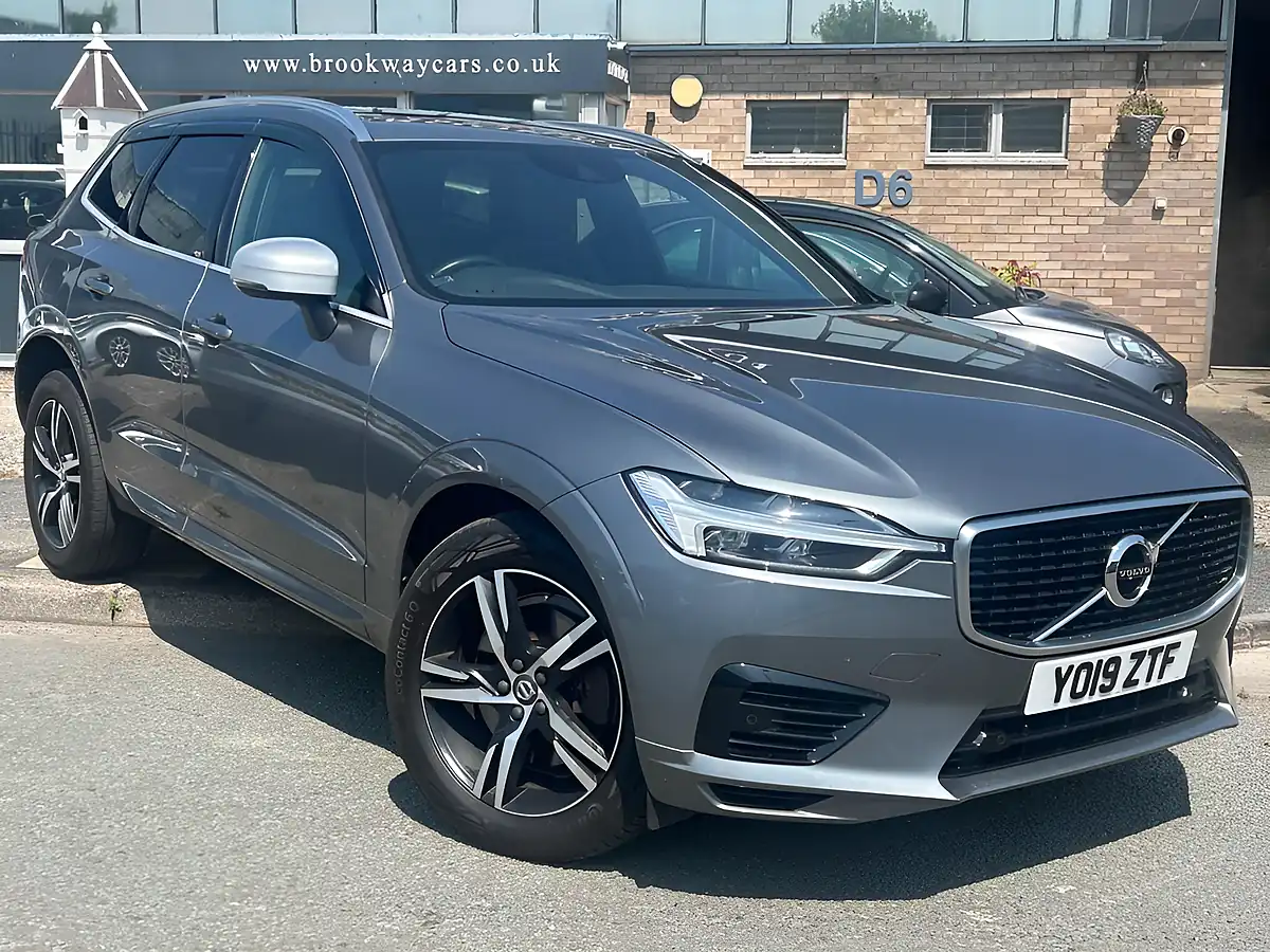 Used 2019 Volvo XC60 R-Design Grey - Interior and Exterior details 3