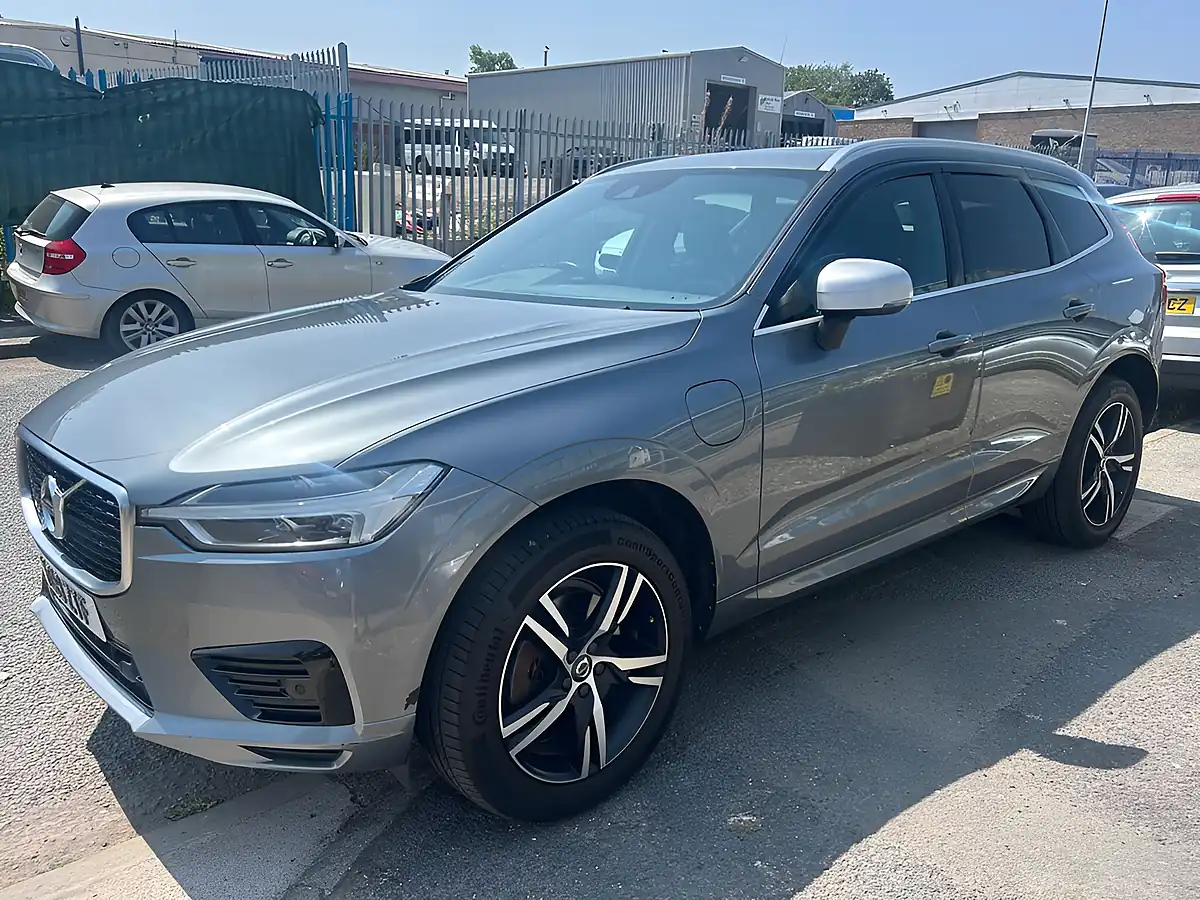Used 2019 Volvo XC60 R-Design Grey - Interior and Exterior details 6