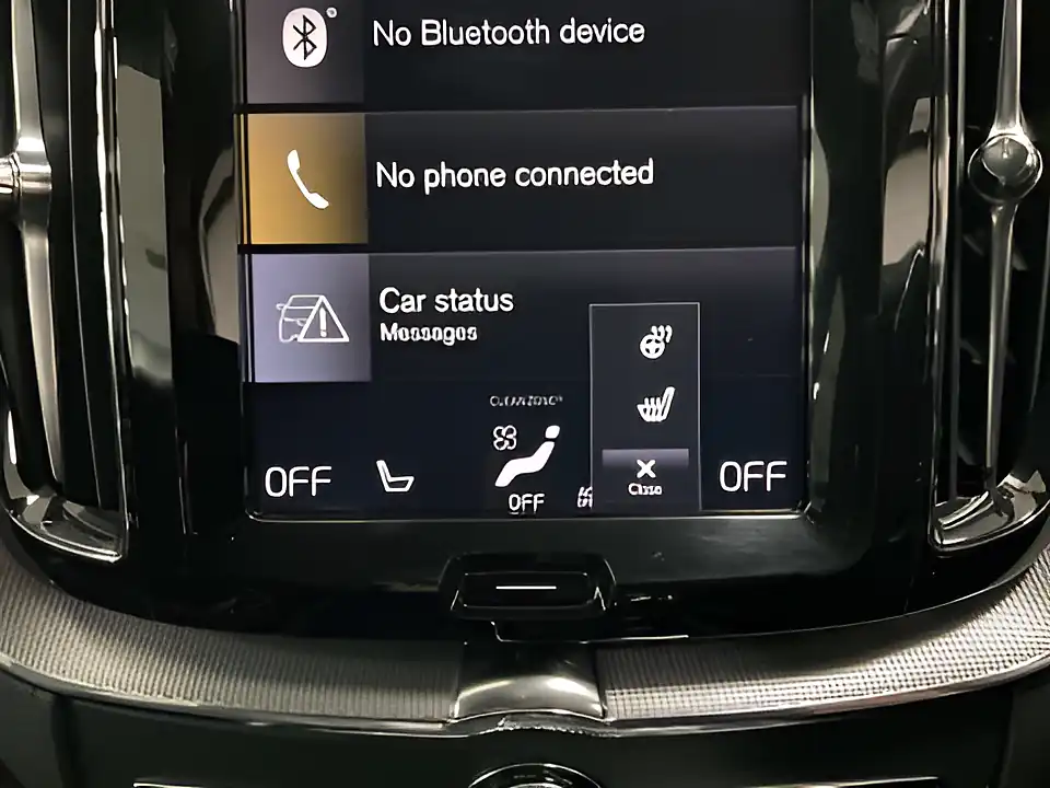 Used 2019 Volvo XC60 R-Design Ice White - Interior and Exterior details 11