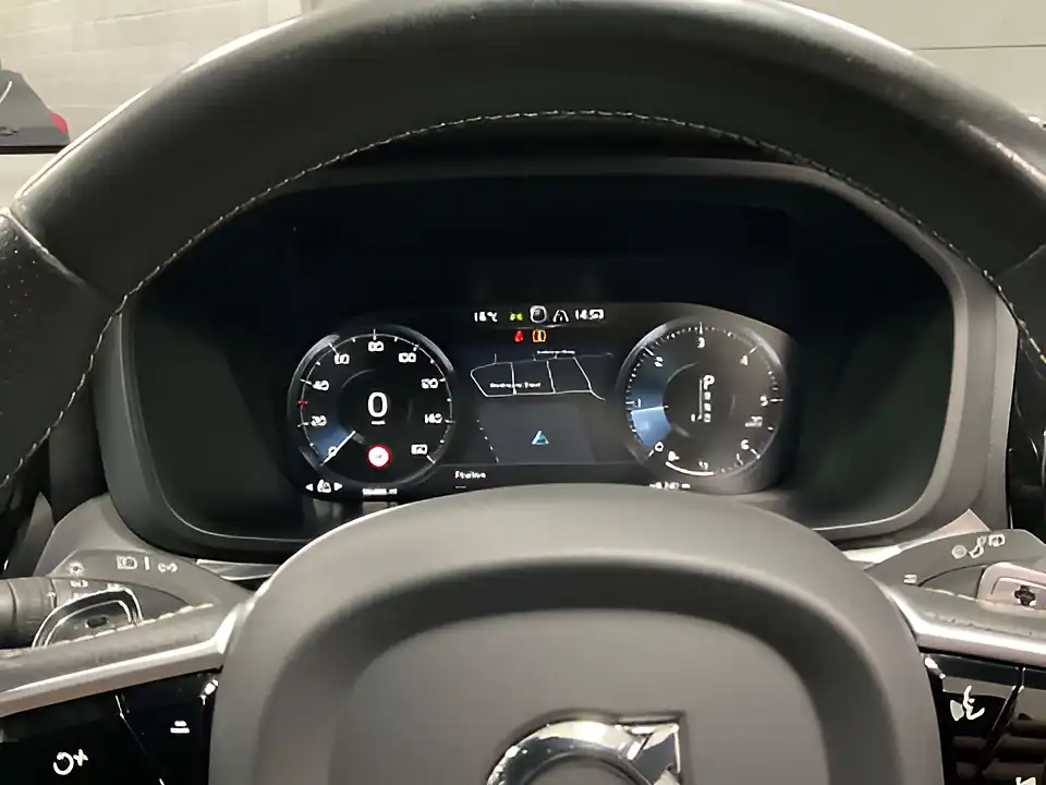 Used 2019 Volvo XC60 R-Design Ice White - Interior and Exterior details 13