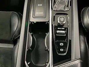 Used 2019 Volvo XC60 R-Design Ice White - Interior and Exterior details 14