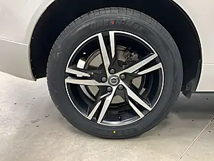 Used 2019 Volvo XC60 R-Design Ice White - Interior and Exterior details 19