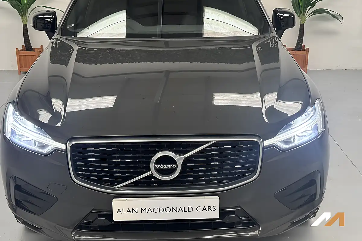 Used 2019 Volvo XC60 R-Design Pine Grey - Interior and Exterior details 10