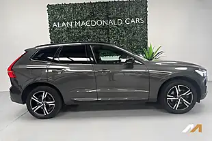 Used 2019 Volvo XC60 R-Design Pine Grey - Interior and Exterior details 14