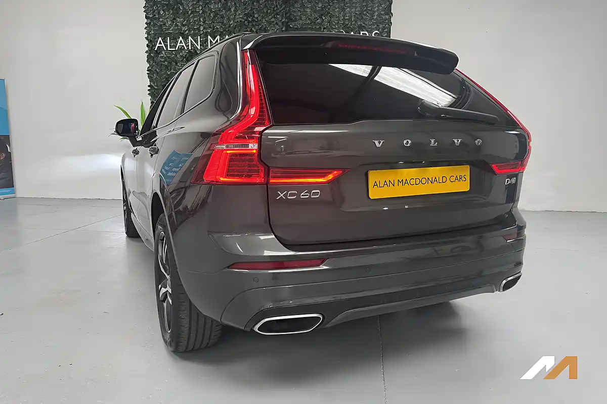 Used 2019 Volvo XC60 R-Design Pine Grey - Interior and Exterior details 15