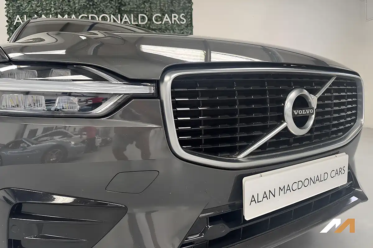 Used 2019 Volvo XC60 R-Design Pine Grey - Interior and Exterior details 20