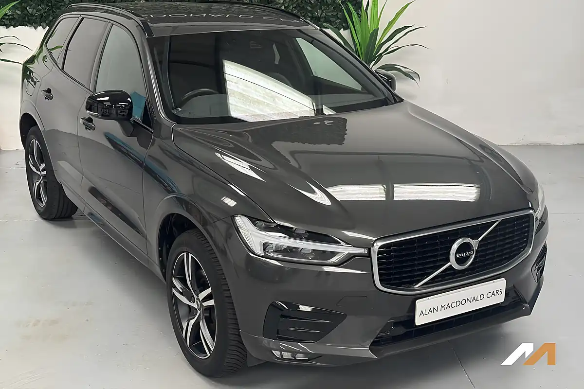 Used 2019 Volvo XC60 R-Design Pine Grey - Interior and Exterior details 6