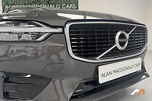 Used 2019 Volvo XC60 R-Design Pine Grey - Interior and Exterior details 7
