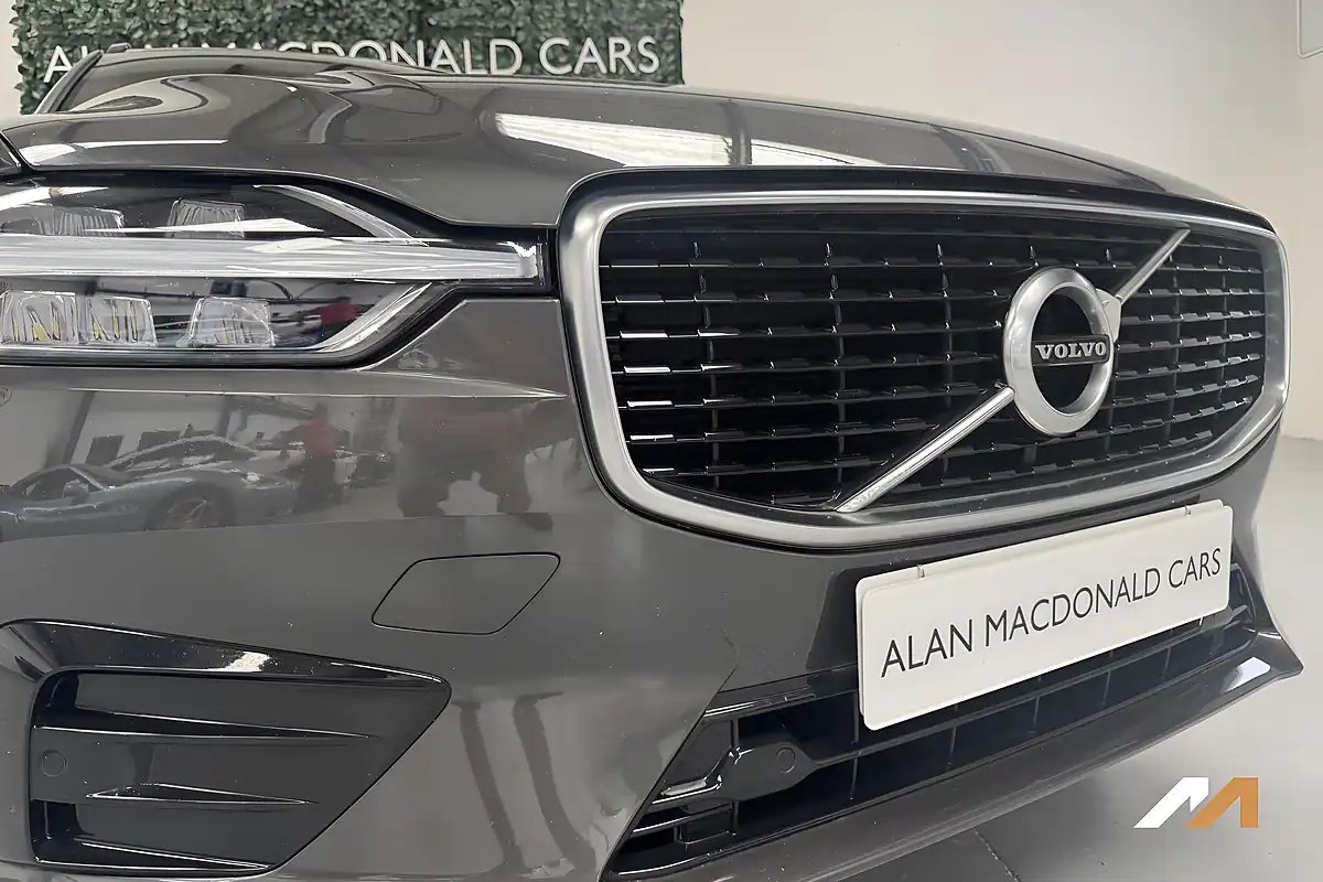 Used 2019 Volvo XC60 R-Design Pine Grey - Interior and Exterior details 7