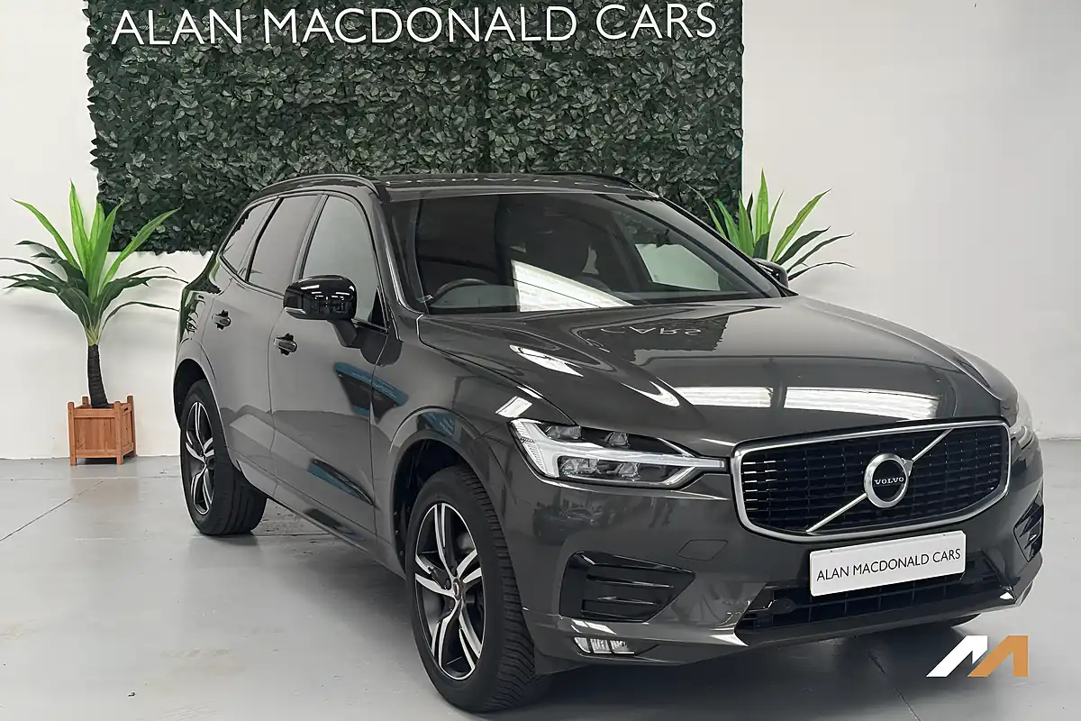 Used 2019 Volvo XC60 R-Design Pine Grey - Interior and Exterior details 9