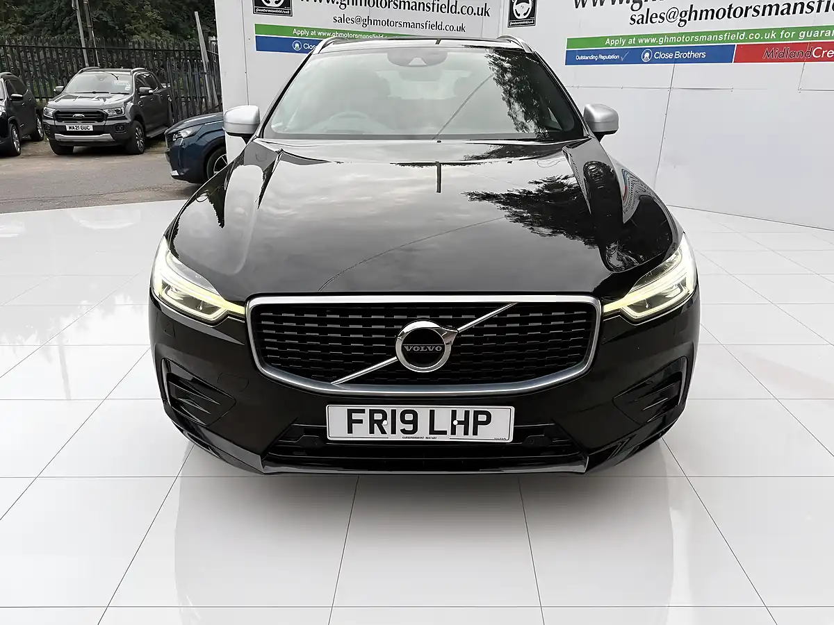 Used 2019 Volvo XC60 R-Design Pro Black - Interior and Exterior details 2
