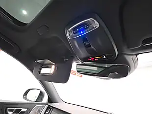 Used 2019 Volvo XC60 R-Design Pro Blue - Interior and Exterior details 17