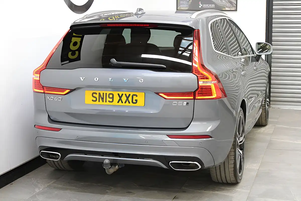 Used 2019 Volvo XC60 R-Design Pro Grey - Interior and Exterior details 10