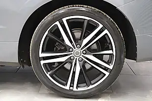 Used 2019 Volvo XC60 R-Design Pro Grey - Interior and Exterior details 13