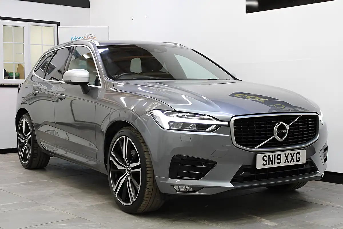 Used 2019 Volvo XC60 R-Design Pro Grey - Interior and Exterior details 6