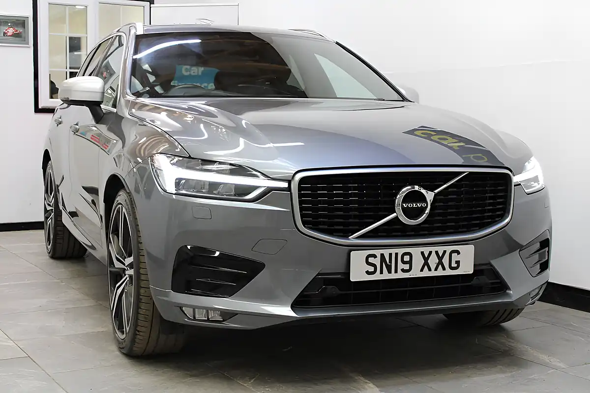 Used 2019 Volvo XC60 R-Design Pro Grey - Interior and Exterior details 7