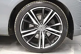 Used 2019 Volvo XC60 R-Design Pro Grey - Interior and Exterior details 9