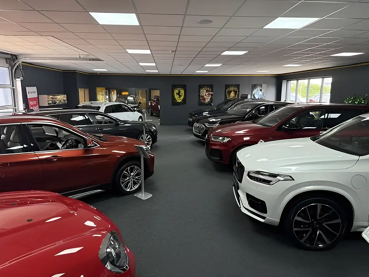 Used 2019 Volvo XC60 R-Design Red - Interior and Exterior details 16