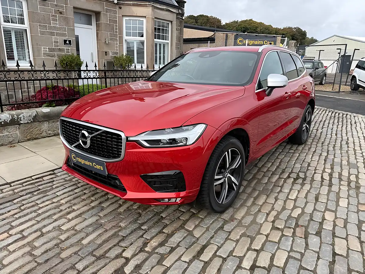 Used 2019 Volvo XC60 R-Design Red - Interior and Exterior details 3