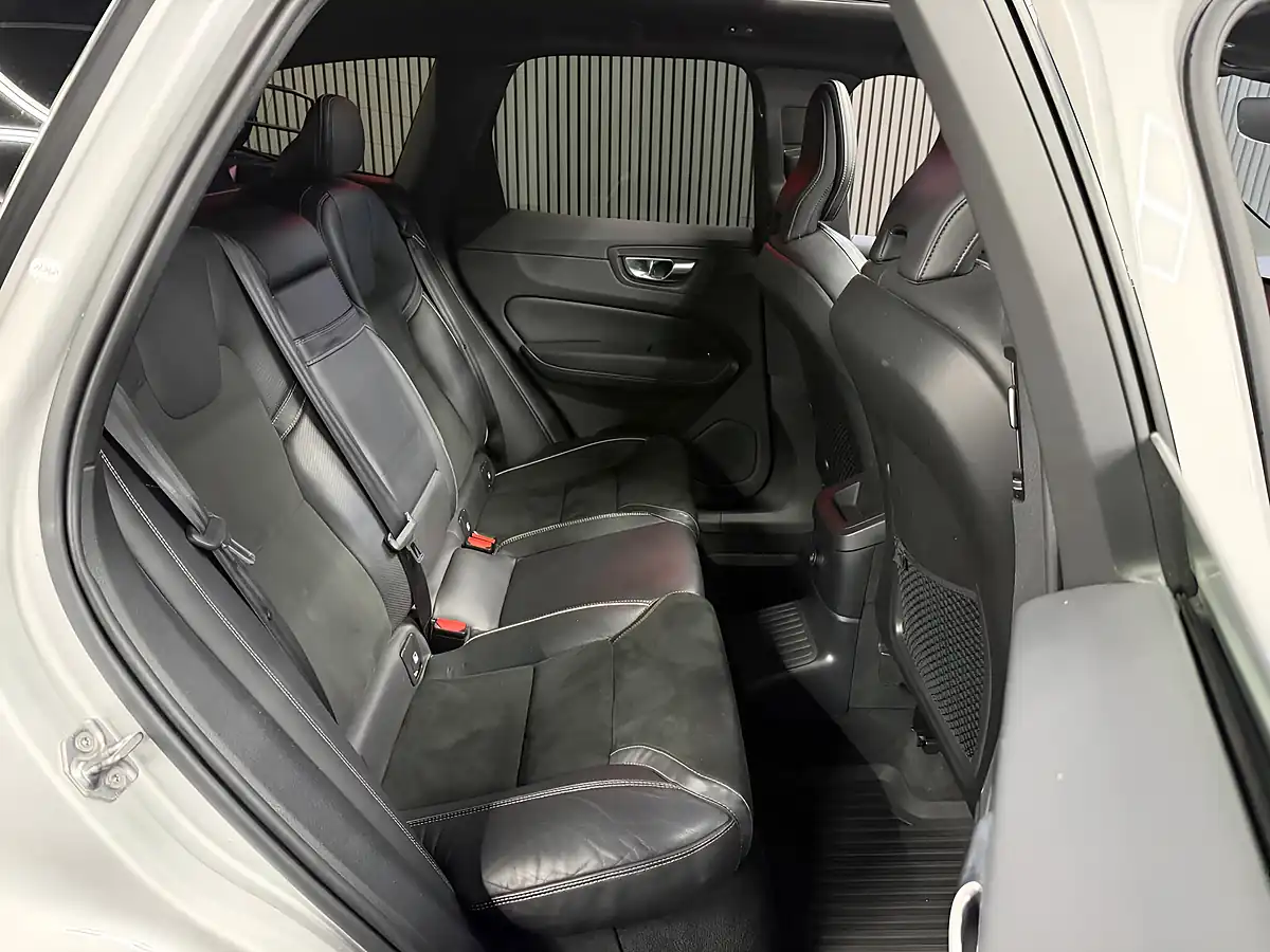 Used 2019 Volvo XC60 R-Design Silver - Interior and Exterior details 13