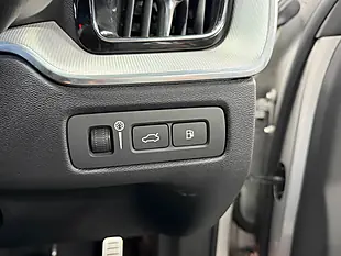 Used 2019 Volvo XC60 R-Design Silver - Interior and Exterior details 16